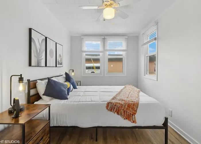 Modern And Classy 2br In The Heart Of * Ottawa