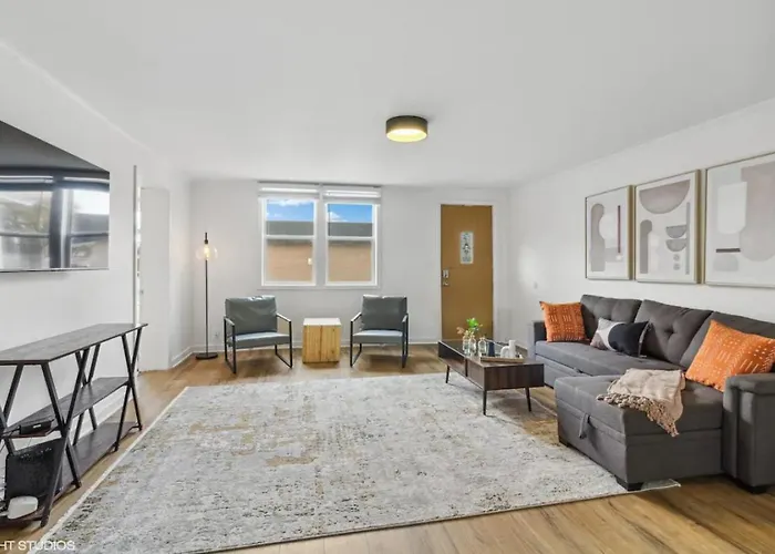 Modern And Classy 2br In The Heart Of *
