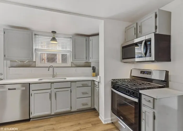 Modern And Classy 2br In The Heart Of Ottawa