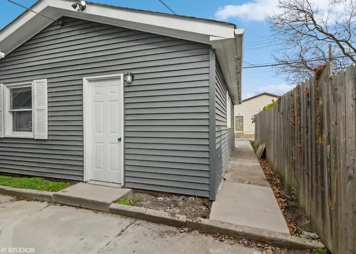 Modern And Classy 2br In The Heart Of * Ottawa